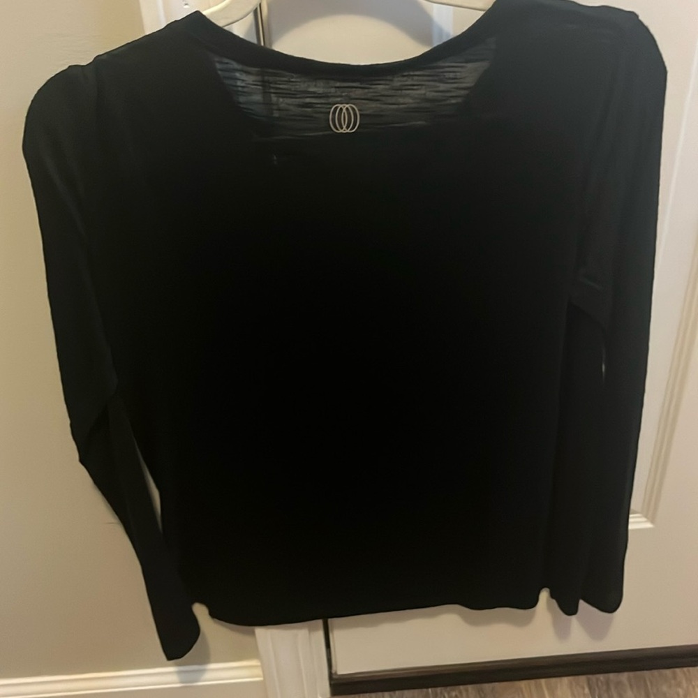 Long sleeved t with crisscross front